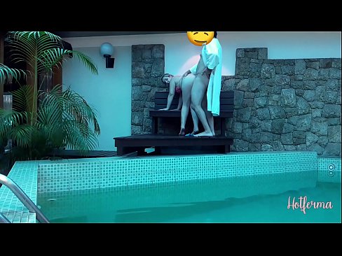 ❤️ Bosi fton shërbëtoren në pishinë, por nuk mundi t'i rezistonte një nxehtësie Video porno në sq.freepornhdonlinegay.ru ❌️